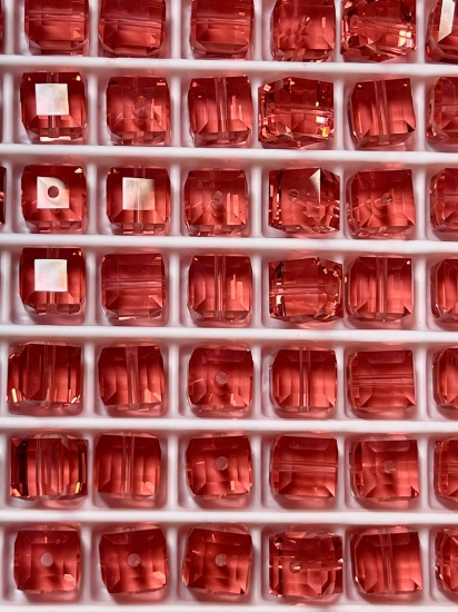Picture of Swarovski 5601 Cube 6mm Padparadscha x1
