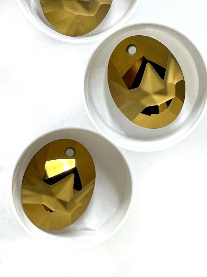 Picture of Swarovski 6911 Kaputt Oval 36mm Crystal Dorado x1
