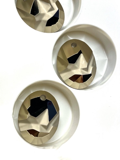 Picture of Swarovski 6911 Kaputt Oval 36mm Crystal Metallic Light Gold x1