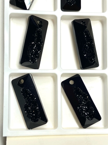 Picture of Swarovski 6925 Growing Crystal Rectangle 36mm Jet  x1