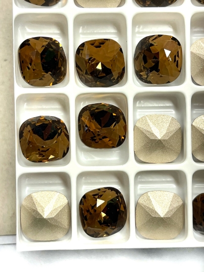 Picture of Preciosa Cushion Square 12mm Smoked Topaz x1