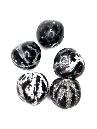 Picture of Lumbang Seed 20-25mm  with strips Brown White x1