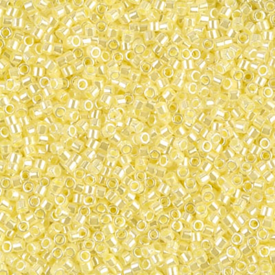 Picture of Miyuki Delica 10/0 DBM232  Crystal Pale Yellow Luster x10g