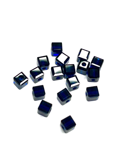 Picture of Swarovski 5601 Cube 4mm Dark Indigo x1 