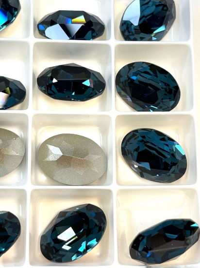 Picture of Swarovski 4120 18x13mm Montana x1