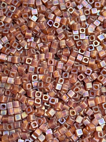 Picture of Miyuki Cubes 1.8mm 134FR Mat Transparent Dark Topaz AB x10g