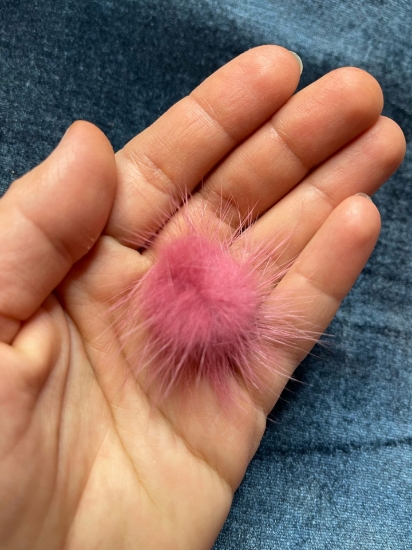 Picture of Fluff ball  20-30mm Vintage Rose x1