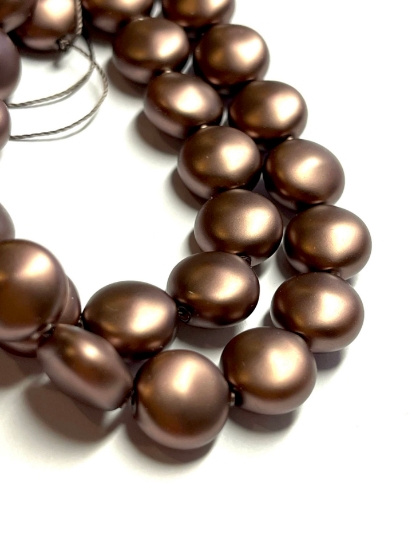 Picture of Swarovski 5860 Coin 10mm Velvet Brown Pearl x1