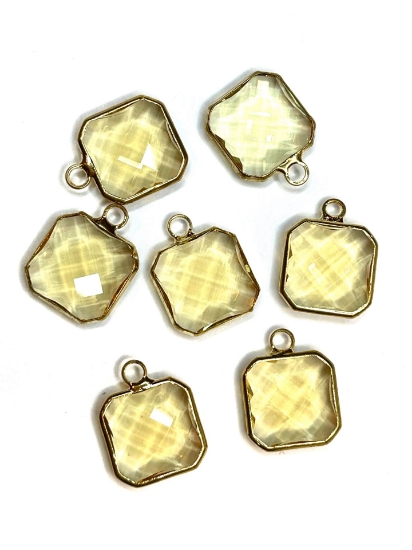 Picture of Pendant Glass Square 13mm Topaz x1 