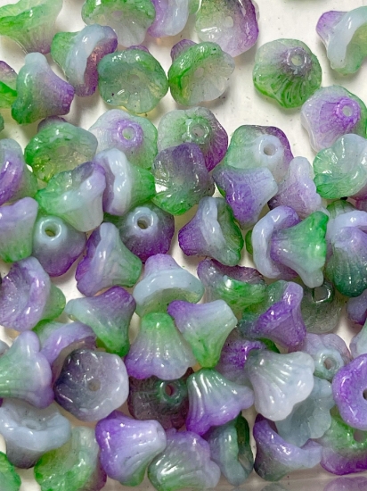 Picture of Flower Cup Beads 7x5mm Funky Orchid x50