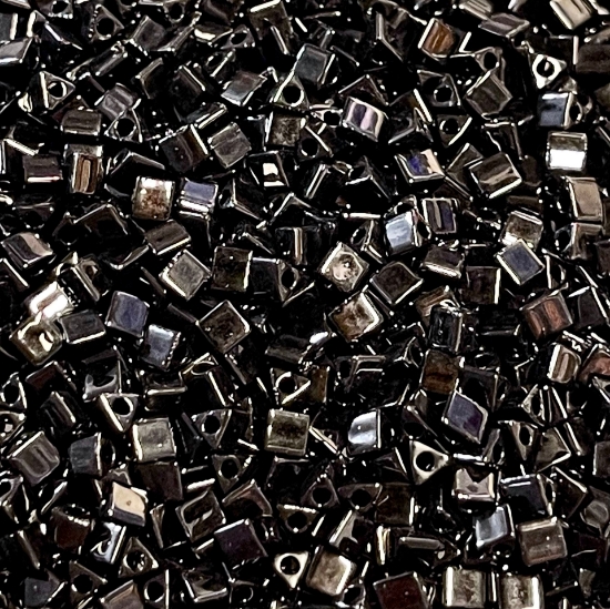 Picture of Miyuki Sharp Triangle 8/0 401 Black x10g