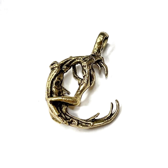 Picture of Charm Moon w/ Girl 24mm Antique Gold x1