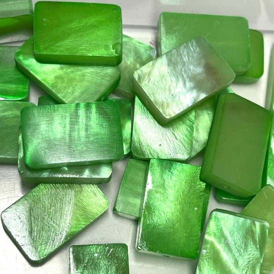 Picture of Mother-of-Pear Shell (assembled) 20x14mm Green x1