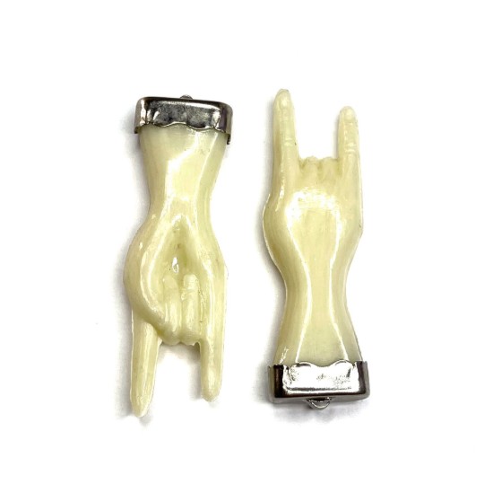 Picture of Vintage Pendant "Sign of the horns" White x2