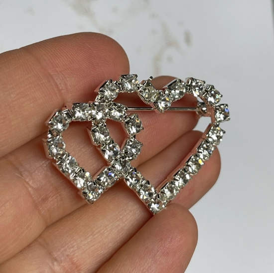 Picture of Brooch double open Heart 28x18mm w/ Rhinestones x1