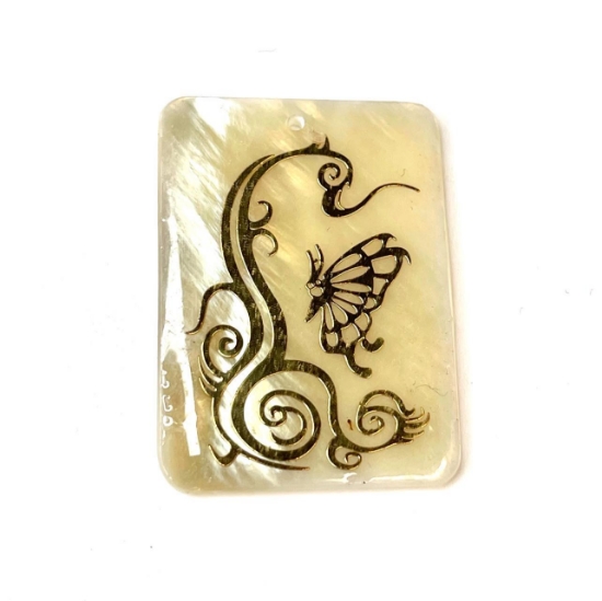 Picture of Mother-of-Pearl Pendant 35x25mm Rectangle Laser Motif x1 