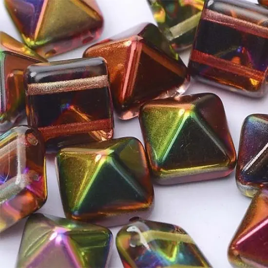 Picture of Pyramid Bead 6mm Crystal Magic Apple x25 