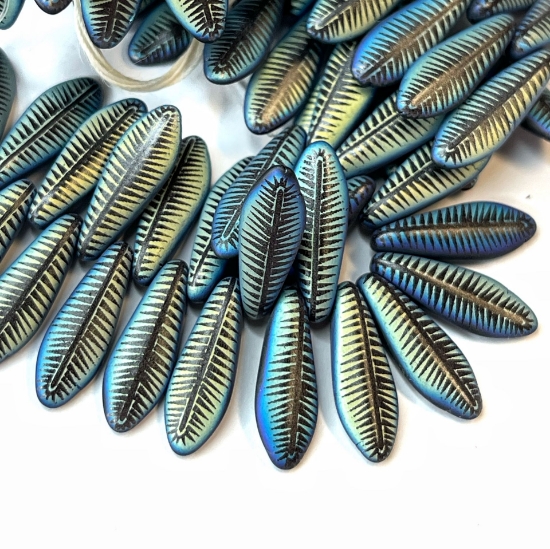 Picture of Glass Daggers 5x16mm Jet Mat Laser Feather x25