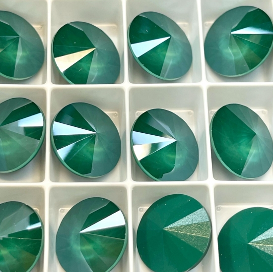 Picture of Swarovski 1122 Rivoli Round Stone 14mm Crystal Royal Green x1