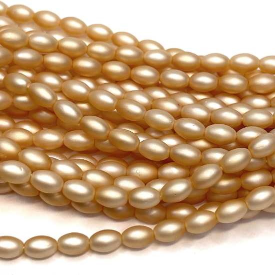 Picture of Czech Glass Rice Pearls 6x4mm Mat Pink x80