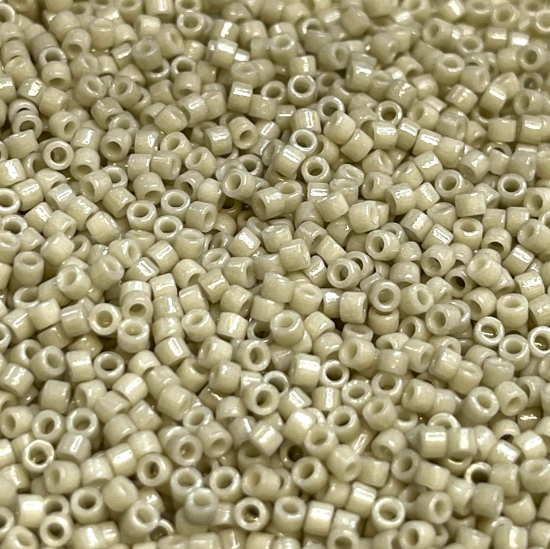 Picture of Miyuki Delica 11/0 DB2362 Duracoat Opaque Flax White x10g 