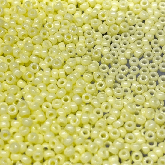 Picture of Miyuki Rocaille 11/0 4451 Duracoat Light Lemon Ice x10g