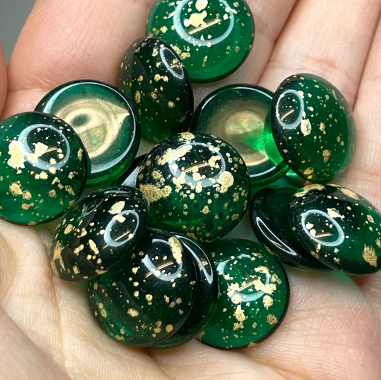 Picture of Cabochons par Puca® 18mm Emerald Splash Gold x1