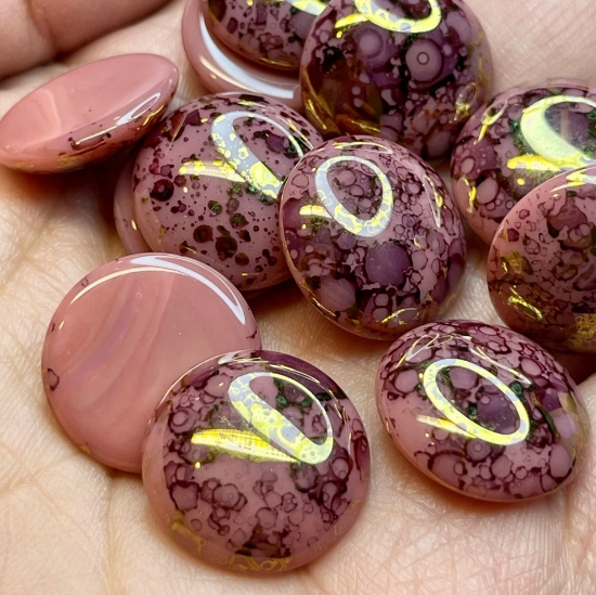 Picture of Cabochons par Puca® 18mm Opaque Rose Bronze x1