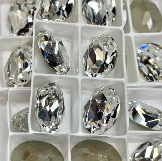 Picture of Swarovski Fancy Oval 4120 14x10mm Crystal x1