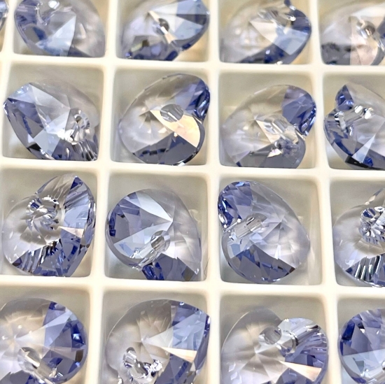 Picture of Swarovski 6228 Xilion Heart Pendant 10mm Provence Lavender x1
