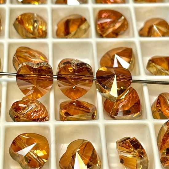 Picture of Swarovski 5742 Heart bead 8mm Crystal Copper x1