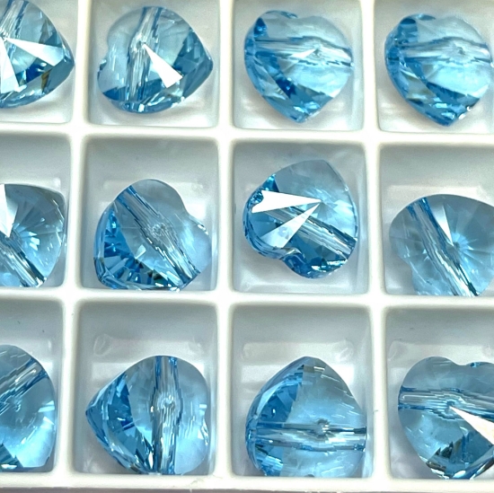Picture of Swarovski 5742 Heart bead 8mm Aquamarine x1