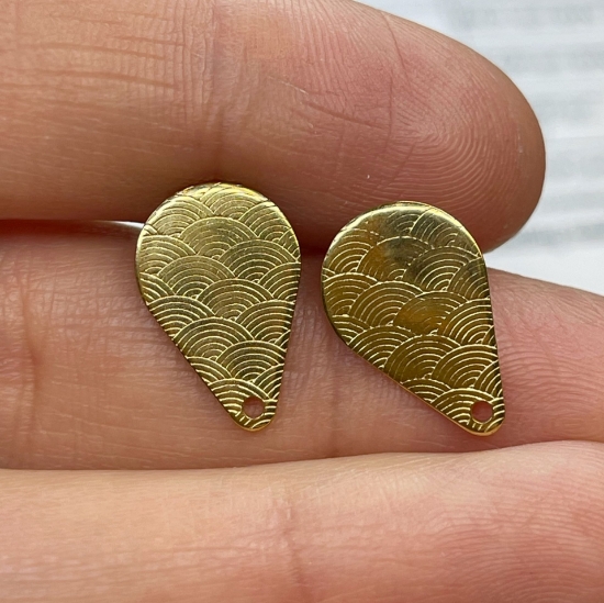 Picture of Stainless Steel Ear stud 16x10.5mm drop Japanese Motive Gold x2