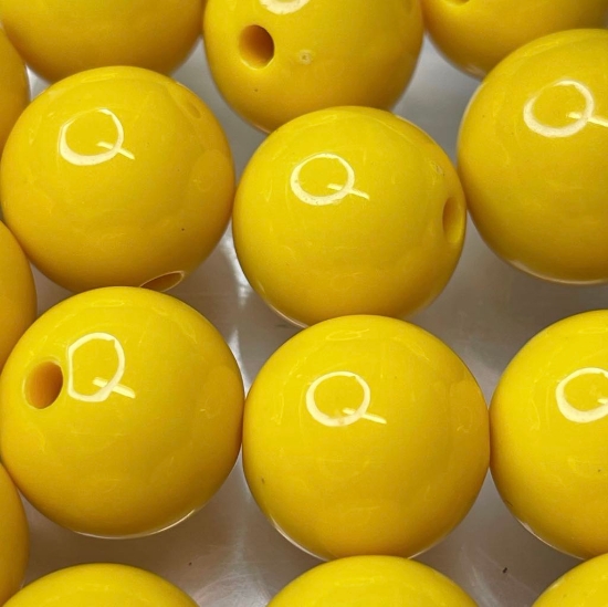 Picture of Acrylic Bead 18mm round Opaque Yellow x10