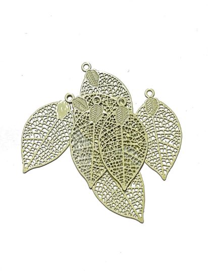 Picture of Filigree Metal Leaf pendant 28x15mm Beige x1