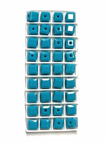 Picture of Swarovski 5601 Cube 6mm Turquoise x1