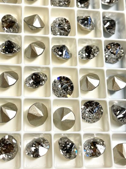 Picture of Swarovski 1188 Xirius Pointed Chaton SS39 - 8mm Crystal Silver Patina x5