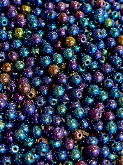 Picture of Round Beads 4mm round Jet Blue Iris x100