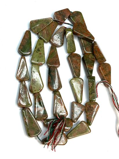 Picture of Unakite beads triangle 8-15mm x40cm