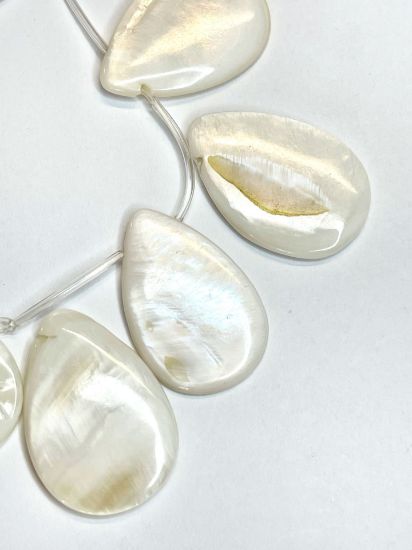 Picture of Blister Pearl Shell teardrops 30x20mm x2
