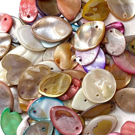 Picture of Mother-of-Pearl Shell Drop Mix x50