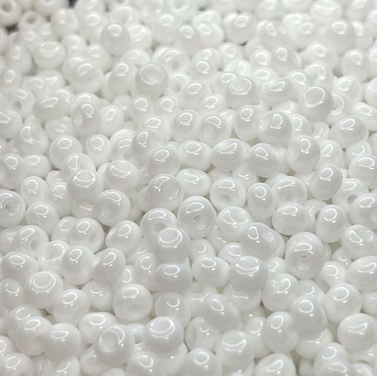 Picture of Czech Seed Beads 6/0 Opaque White x10g