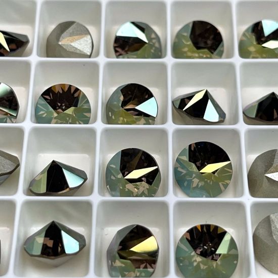 Picture of Swarovski 1188 Xirius Pointed Chaton SS39 - 8mm Iridescent Green x5