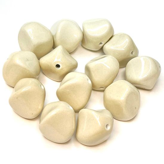 Picture of Premium Synthetic Irregular Stone 19mm Beige x1