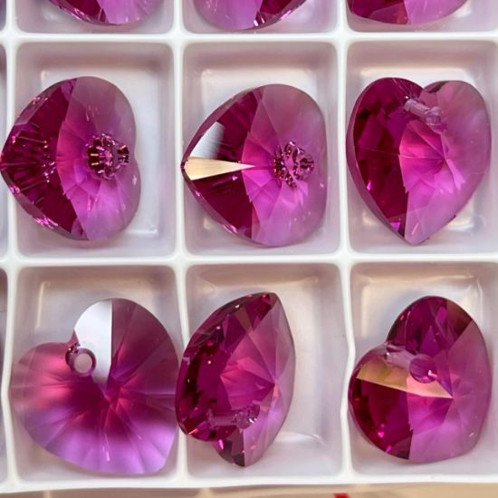Picture of Swarovski 6228 Xilion Heart Pendant 14mm Crystal Fuchsia x1