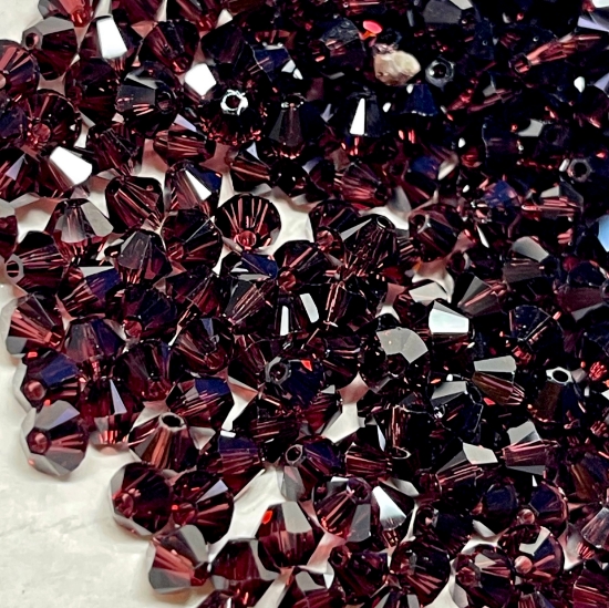 Picture of Swarovski 5328 Xilion Bead 4mm Burgundy x100
