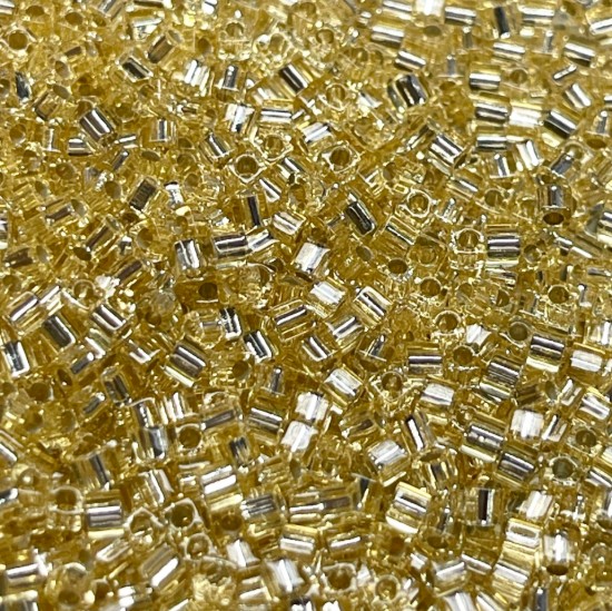 Afbeeldingen van Miyuki Cubes 1.8mm 3 Silver Lined Gold x10g