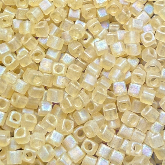 Picture of Miyuki Cubes 1.8mm 132FR Mat Transparant Light Topaz x10g
