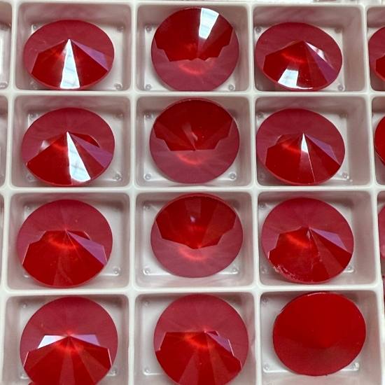 Picture of Swarovski 1122 Rivoli Round Stone 12 mm Crystal Royal Red x1