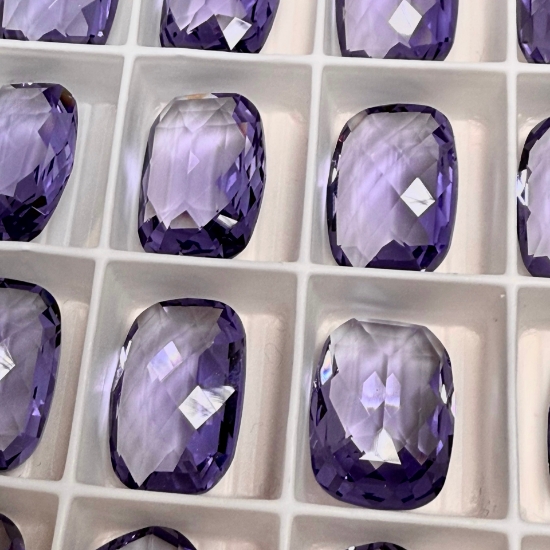 Picture of Swarovski 4565 Classical Baguette 18x13mm Tanzanite x1